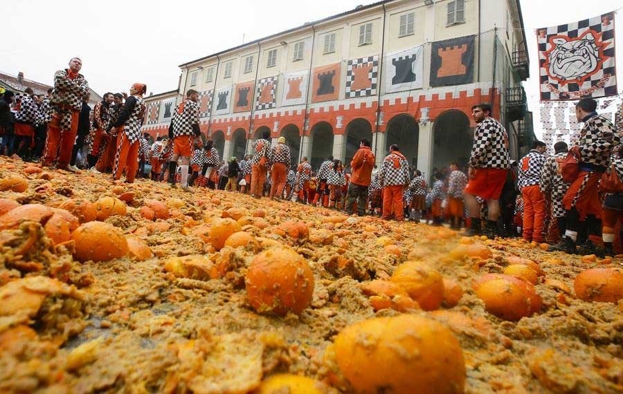 Battle of Oranges The Carnival of Ivrea or the symbol of Italian’s